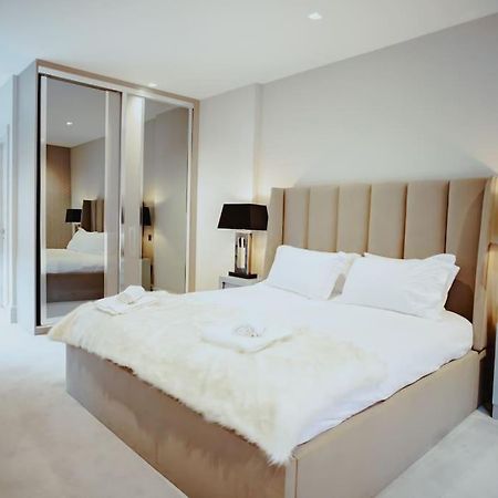 3-Story Townhouse - Sleeps 8 Apartman Leeds  Kültér fotó