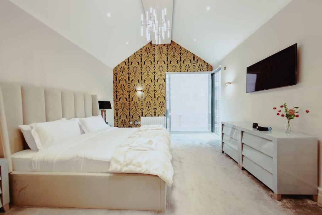 3-Story Townhouse - Sleeps 8 Apartman Leeds  Kültér fotó